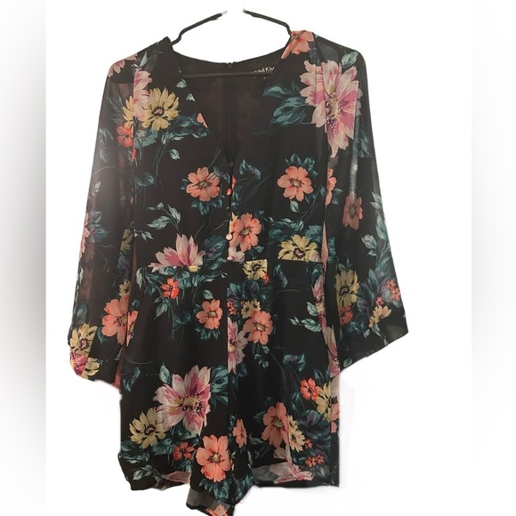 Yumi Kim Floral button front long sleeve romper - Picture 3 of 6